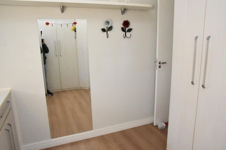 Apartamento à venda com 69m², 2 quartos e 1 vaga Apartamento à venda com 69m², 2 quartos e 1 vagaCloset da suíte ou quarto 2