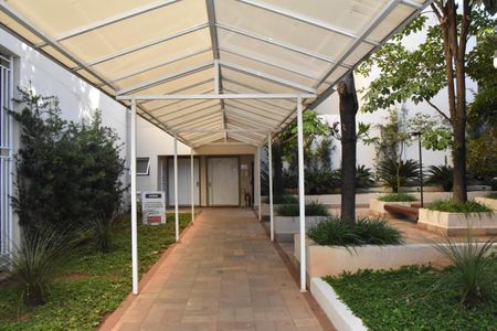 Apartamento à venda com 69m², 2 quartos e 1 vaga Apartamento à venda com 69m², 2 quartos e 1 vagaÁrea de circulação e jardim