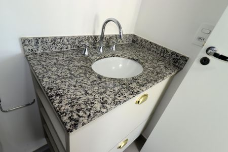 Apartamento para alugar com 47m², 2 quartos e 1 vagaBanheiro - Pia