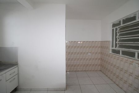 Sala / Cozinha de casa para alugar com 1 quarto, 45m² em Parque Peruche, São Paulo