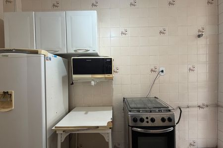 Cozinha de apartamento para alugar com 1 quarto, 40m² em Embaré, Santos