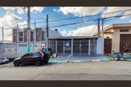 Fachada de casa para alugar com 1 quarto, 42m² em Parque Peruche, São Paulo
