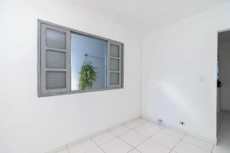 Quarto e Sala de casa para alugar com 1 quarto, 42m² em Parque Peruche, São Paulo