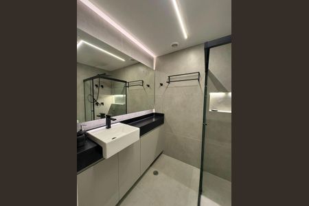 Banheiro de kitnet/studio para alugar com 1 quarto, 39m² em Campo Belo, São Paulo