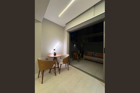 Sala / Quarto de kitnet/studio para alugar com 1 quarto, 39m² em Campo Belo, São Paulo