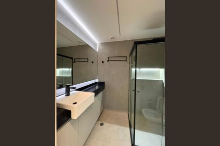 Banheiro de kitnet/studio para alugar com 1 quarto, 39m² em Campo Belo, São Paulo