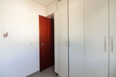 Quarto 1 de apartamento para alugar com 2 quartos, 40m² em Parque São Jorge, São Paulo