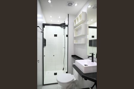 Banheiro de apartamento para alugar com 2 quartos, 33m² em Vila Nair, São Paulo