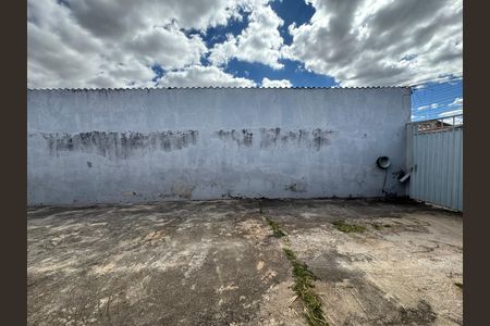 Quintal de kitnet/studio para alugar com 1 quarto, 20m² em Ceilândia, Brasília