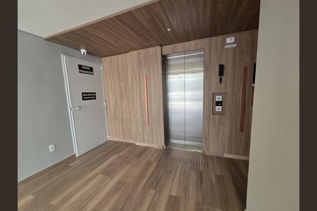 Apartamento à venda com 66m², 2 quartos e 2 vagas Apartamento à venda com 66m², 2 quartos e 2 vagasCorredor