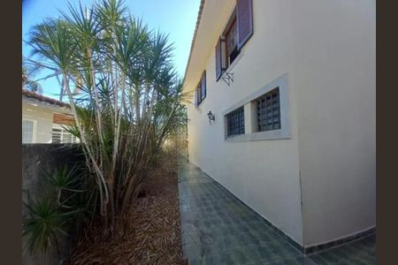 Casa para alugar com 334m², 4 quartos e 5 vagas