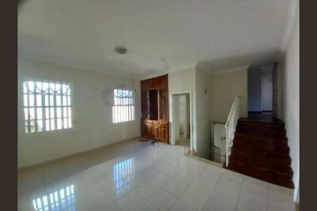 Casa para alugar com 4 quartos, 334m² em Jardim das Paineiras, Campinas