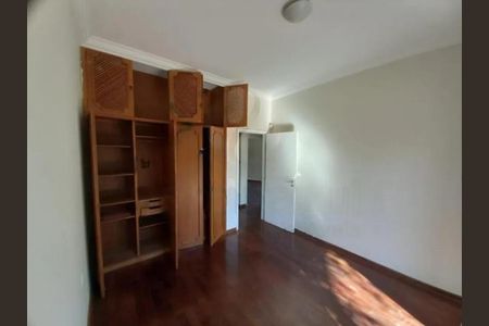 Casa para alugar com 334m², 4 quartos e 5 vagas