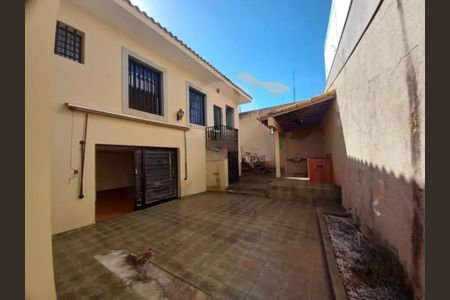 Casa para alugar com 334m², 4 quartos e 5 vagas