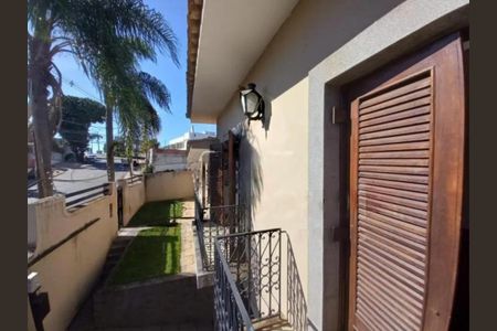 Casa para alugar com 334m², 4 quartos e 5 vagas