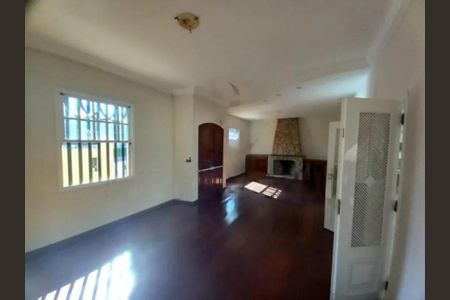 Casa para alugar com 334m², 4 quartos e 5 vagas