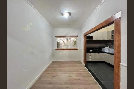Casa para alugar com 250m², 4 quartos e 5 vagas