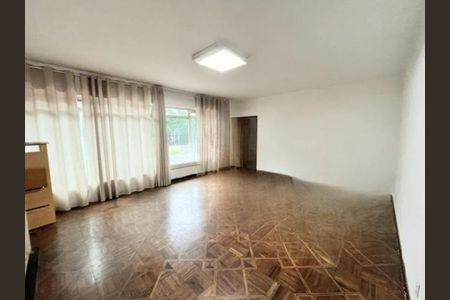 Casa para alugar com 175m², 3 quartos e 8 vagas