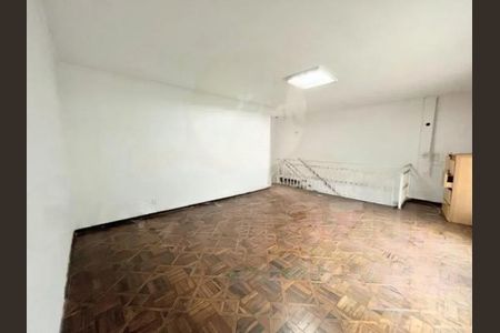 Casa para alugar com 175m², 3 quartos e 8 vagas