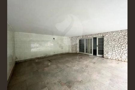 Casa para alugar com 175m², 3 quartos e 8 vagas