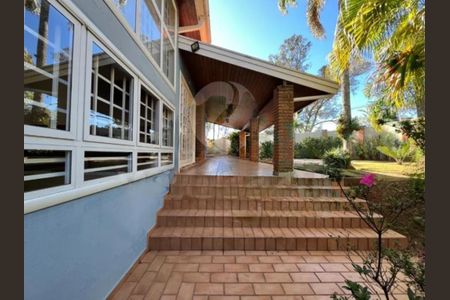 Casa para alugar com 249m², 4 quartos e 5 vagas
