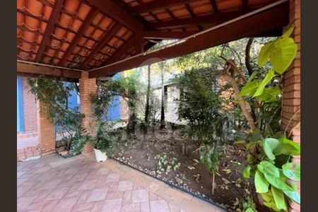 Casa para alugar com 249m², 4 quartos e 5 vagas