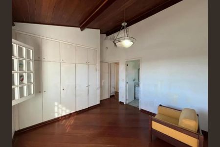 Casa para alugar com 249m², 4 quartos e 5 vagas