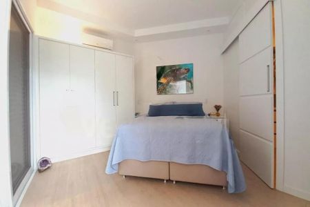Casa de condomínio para alugar com 325m², 5 quartos e 4 vagas