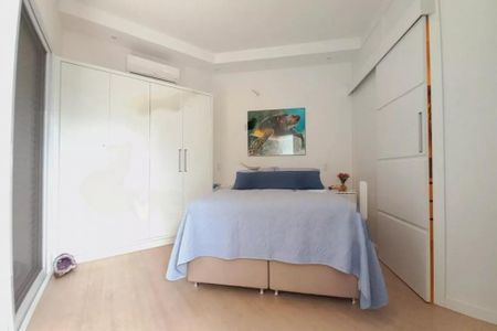 Casa de condomínio para alugar com 325m², 5 quartos e 4 vagas