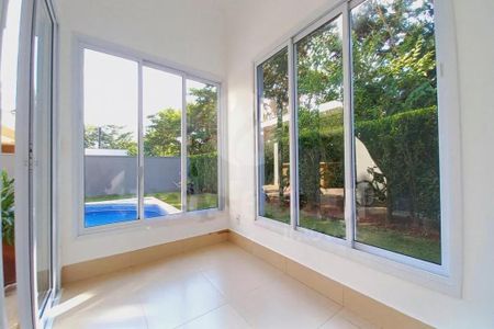 Casa de condomínio para alugar com 325m², 5 quartos e 4 vagas