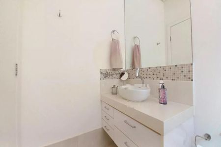 Casa de condomínio para alugar com 325m², 5 quartos e 4 vagas