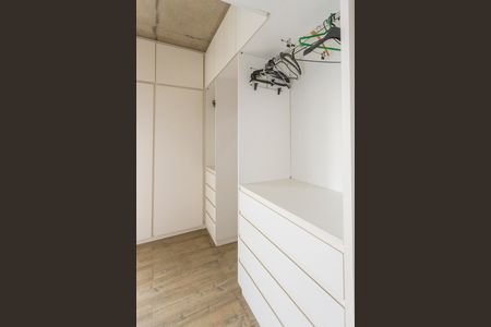 Closet de apartamento para alugar com 1 quarto, 74m² em Usina Piratininga, São Paulo