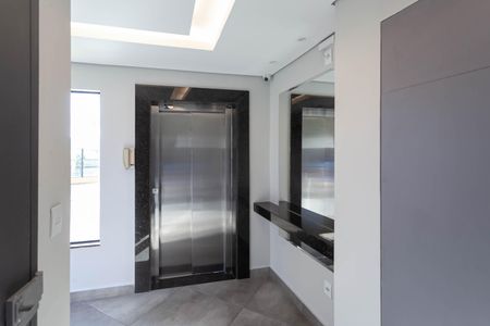 Hall social de apartamento à venda com 2 quartos, 59m² em Parque Turistas, Belo Horizonte