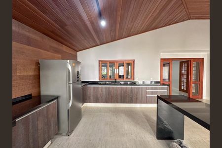 Casa de condomínio à venda com 536m², 4 quartos e 4 vagas