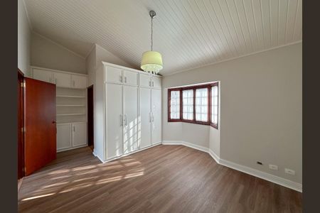 Casa de condomínio à venda com 536m², 4 quartos e 4 vagas