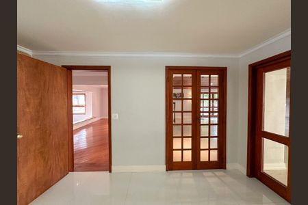 Casa de condomínio à venda com 536m², 4 quartos e 4 vagas