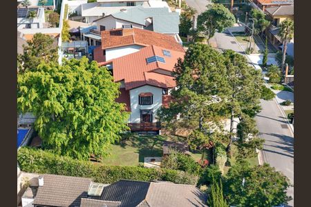 Casa de condomínio à venda com 536m², 4 quartos e 4 vagas