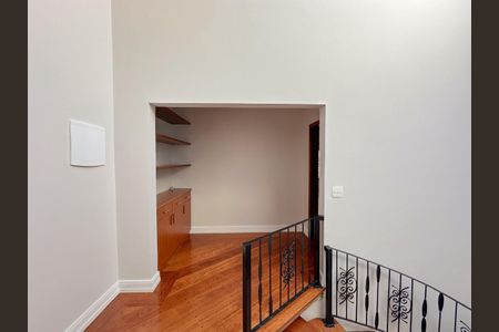 Casa de condomínio à venda com 536m², 4 quartos e 4 vagas
