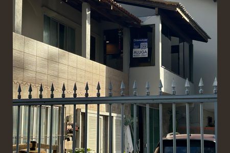 Placa de apartamento para alugar com 1 quarto, 50m² em Lagoa da Conceição, Florianópolis