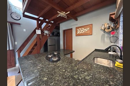 Cozinha de apartamento para alugar com 1 quarto, 50m² em Lagoa da Conceição, Florianópolis