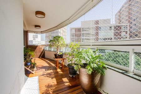 Apartamento à venda com 230m², 4 quartos e 4 vagas