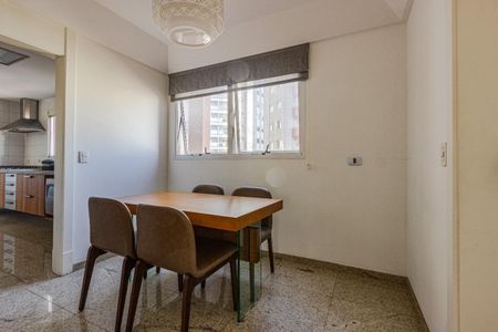 Apartamento à venda com 230m², 4 quartos e 4 vagas