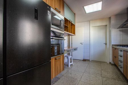 Apartamento à venda com 230m², 4 quartos e 4 vagas
