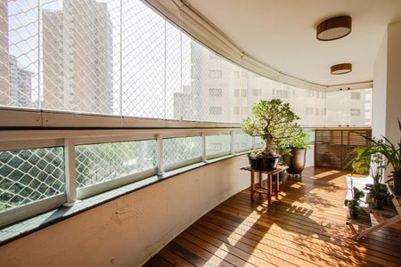 Apartamento à venda com 230m², 4 quartos e 4 vagas