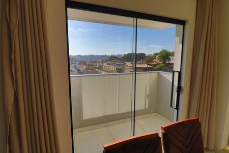Sacada da Sala de apartamento para alugar com 3 quartos, 82m² em Jaraguá, Uberlândia