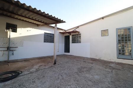 Casa para alugar com 52m², 2 quartos e 1 vagaÁrea de Serviço