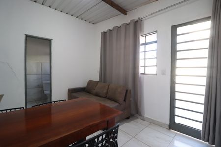 Sala de casa para alugar com 2 quartos, 52m² em Cazeca, Uberlândia