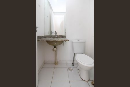 Banheiro de apartamento à venda com 2 quartos, 49m² em Parque Reboucas, São Paulo