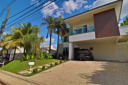 Fachada de casa de condomínio para alugar com 3 quartos, 350m² em Nova Uberlândia, Uberlândia