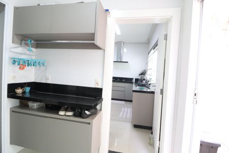 Área de Serviço de casa de condomínio para alugar com 3 quartos, 350m² em Nova Uberlândia, Uberlândia